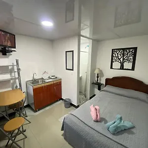 Apartamento Apartaestudio pequeño privado cerca al aeropuerto, Bogotá